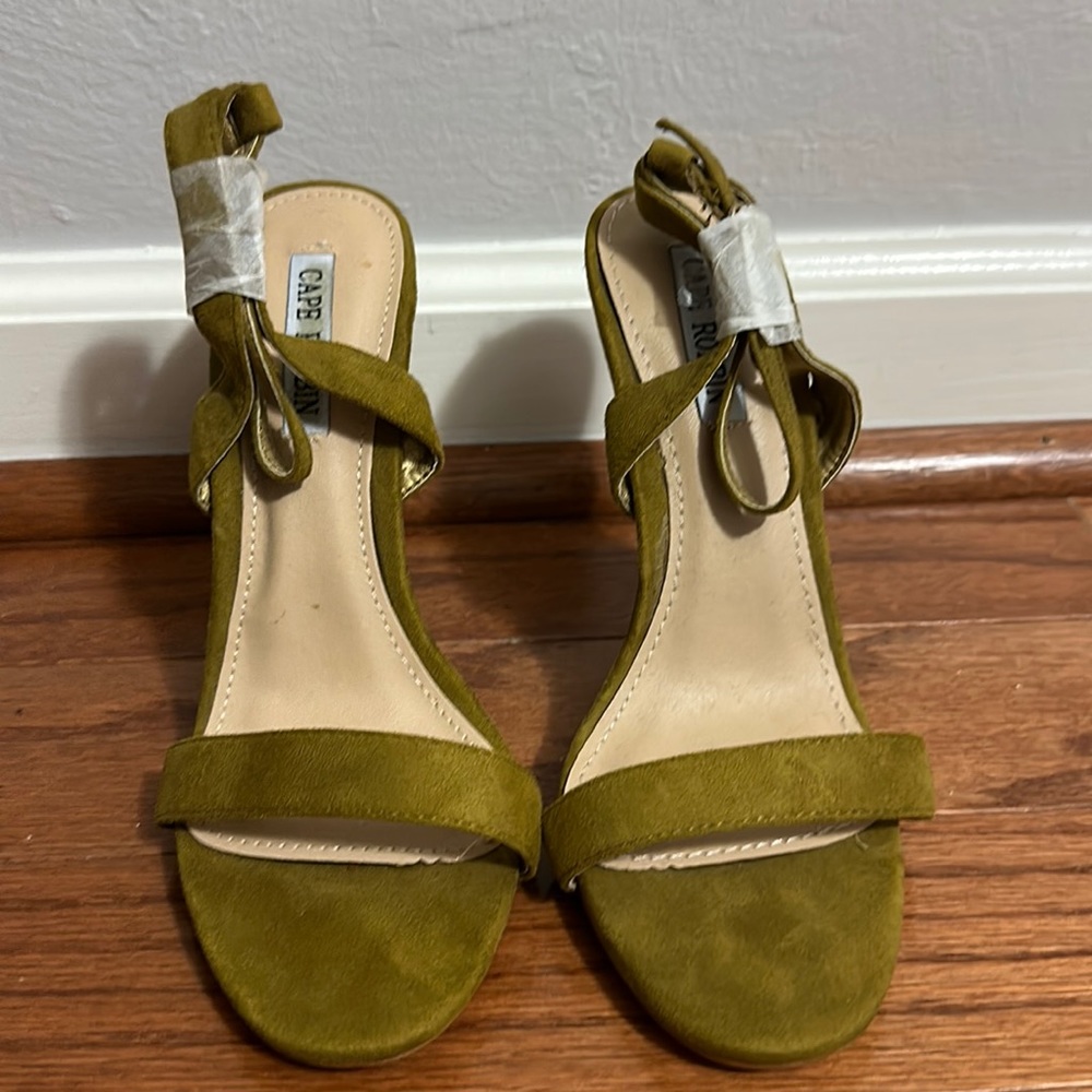 Cape Robbin heels